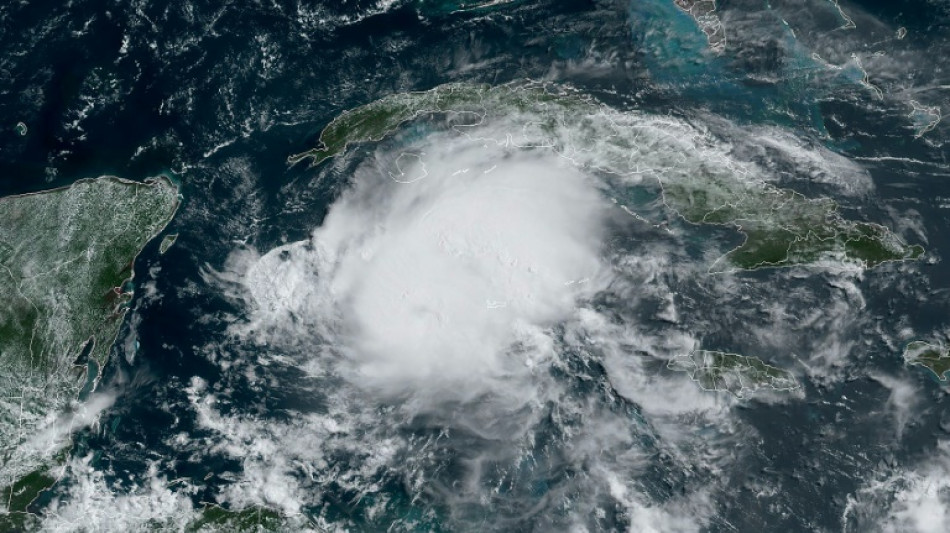 Furacão sobe de categoria perto da costa do México