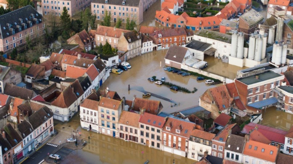 Béchu promet des "réponses exceptionnelles" dans le Pas-de-Calais inondé