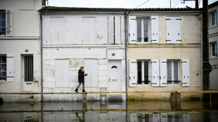 D'Angoulême à Saintes, la Charente déborde et les habitants font avec