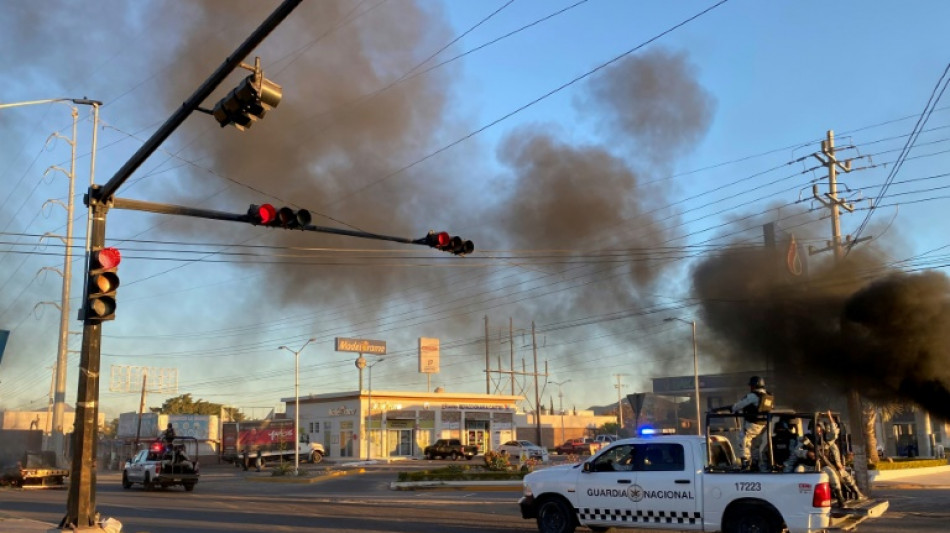 Fuertes tiroteos en ciudad mexicana tras operativo para capturar a hijo del "Chapo" Guzmán