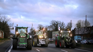 French farmers close in on key spots as police deployed in force