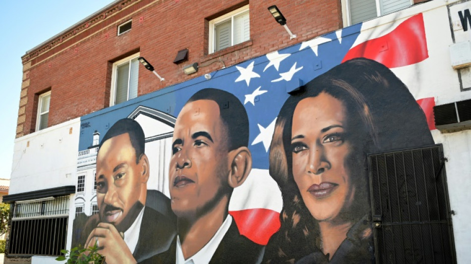 Casal Obama chega à Convenção Democrata para apoiar Kamala Harris