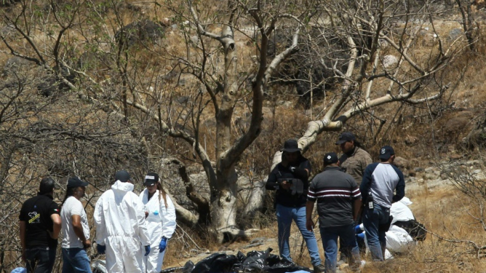 Autoridades mantêm buscas após descoberta de sacos com restos humanos no México