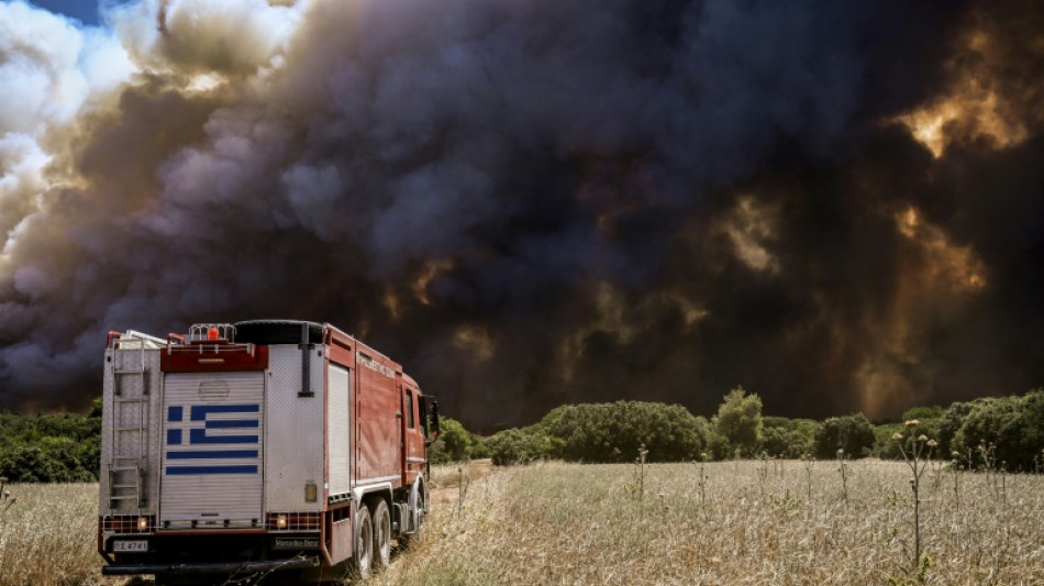 Grèce : les pompiers aux prises avec une cinquantaines de nouveaux incendies