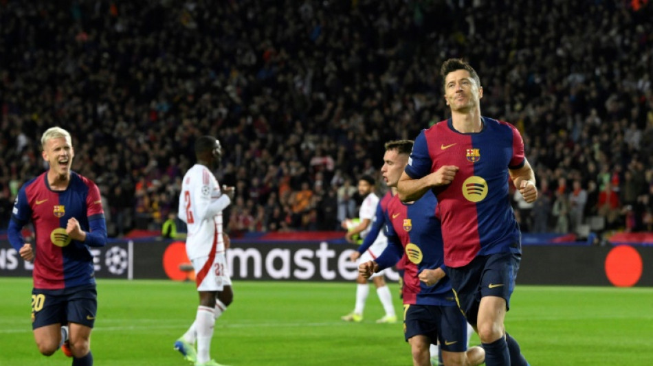 Lewandowski hits Champions League century as Barca beat Brest