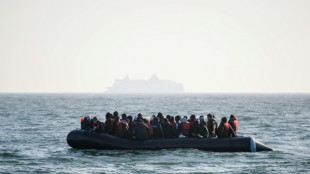 700 migrants cross Channel to Britain in small boats