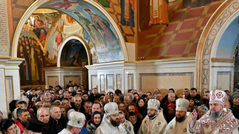 Unabhängige Orthodoxe Kirche feiert erstmals Weihnachten in Kiews Höhlenkloster
