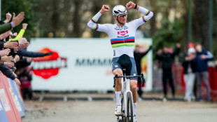 Cyclo-cross: nouveau succès de Mathieu van der Poel 