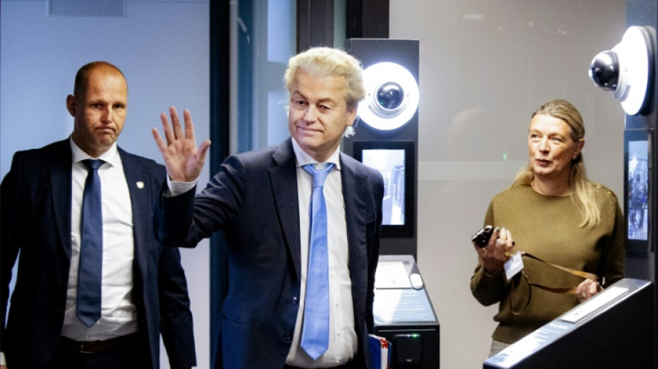 Dutch coalition talks in crisis as key party pulls out