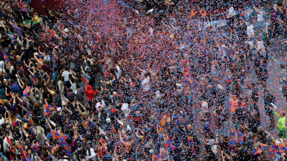 Barcelona se echa a la calle para celebrar la Liga azulgrana