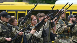 A Kiev, des recrues à l'entraînement en vue de la reconquête