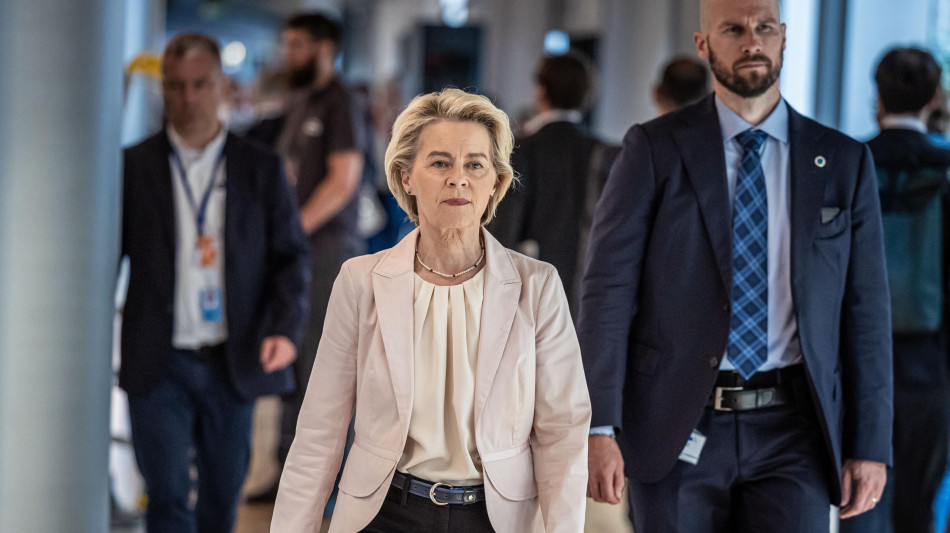 La Sinistra Ue chiede il rinvio del voto di von der Leyen