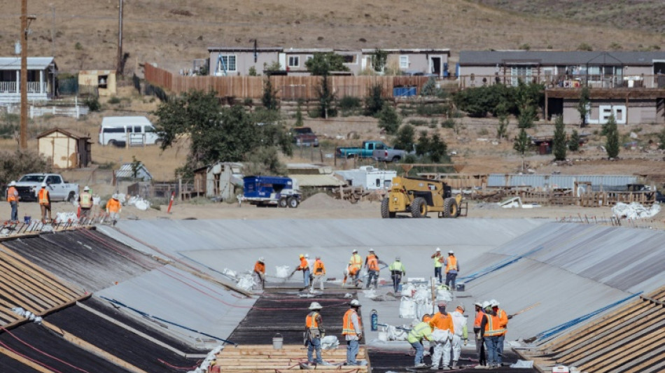 Flooded US town fights to stop repair of its leaking canal