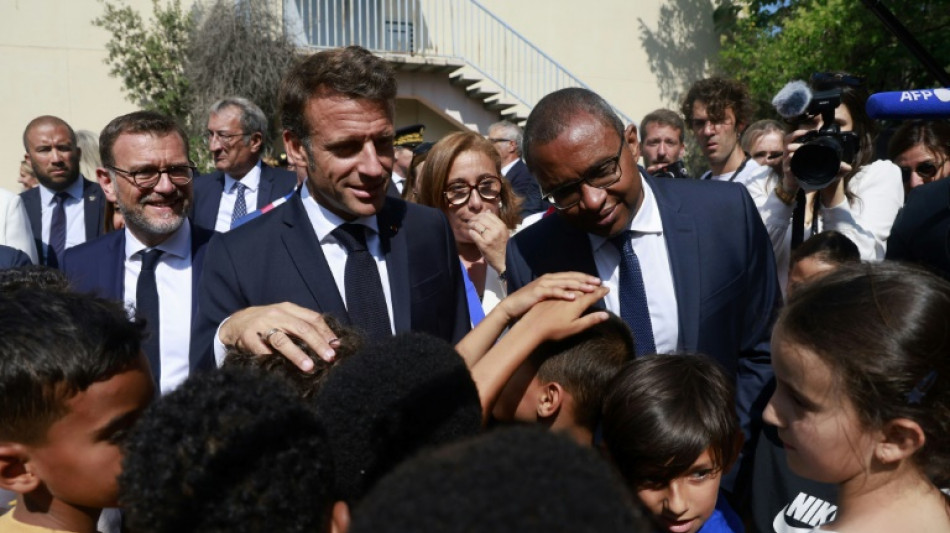 Plus d'autonomie, moins de vacances ? Macron esquisse à Marseille "une nouvelle école"