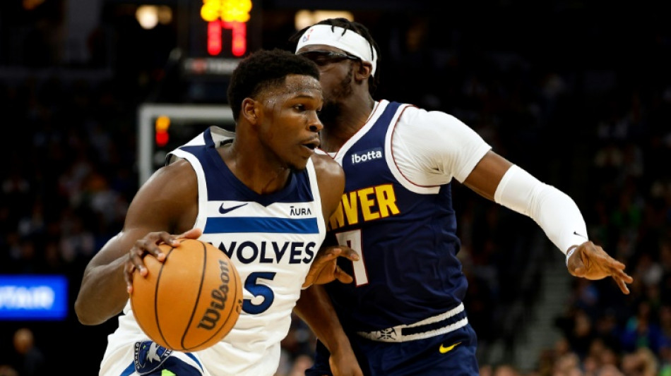 Edwards ayuda a los Wolves a frenar a los Celtics y Harden debuta con revés