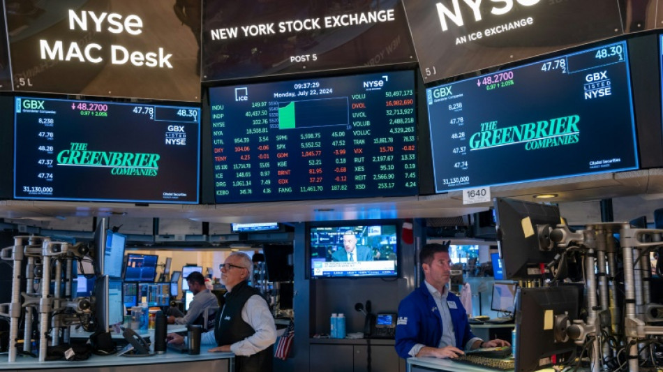 Wall Street termine en hausse, quatrième record de la semaine pour le Dow Jones