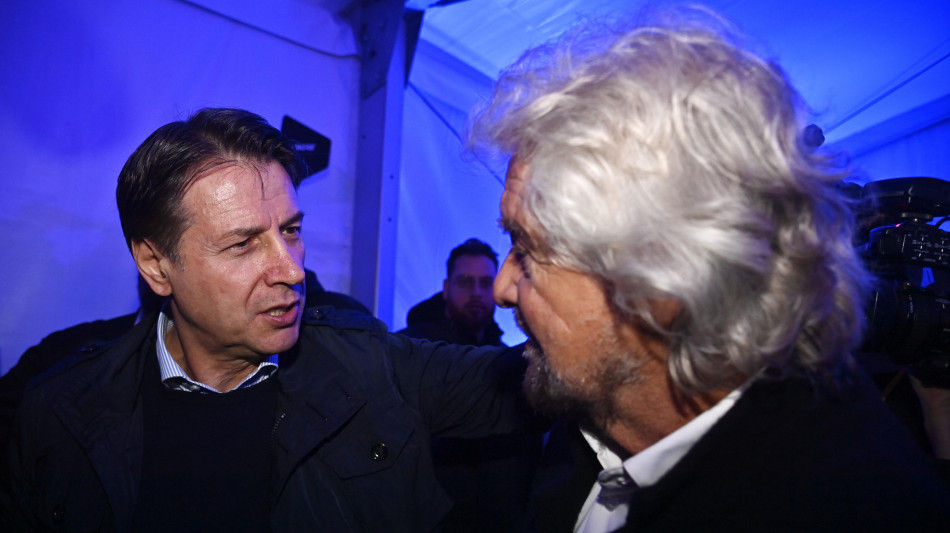 Domani Beppe Grillo a Roma, incontro con Conte in vista