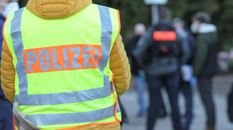 Mensch wird in Berlin-Mitte auf S-Bahngleise gestoßen und stirbt