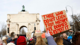 Hundreds of thousands protest against far right in Germany 