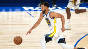 NBA: Curry feiert Auftaktsieg mit Titelverteidiger Golden State Warriors