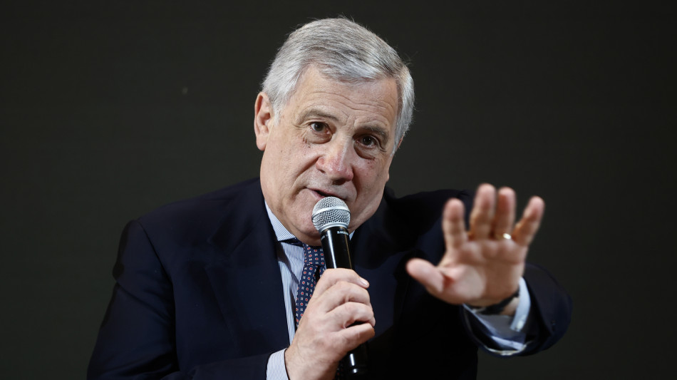 Tajani, 'von der Leyen? Decidono Stati, ma si passa da Ppe'