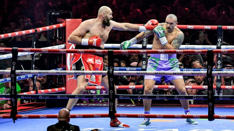 Boxe: encore vainqueur de Fury, Usyk reste le patron des lourds