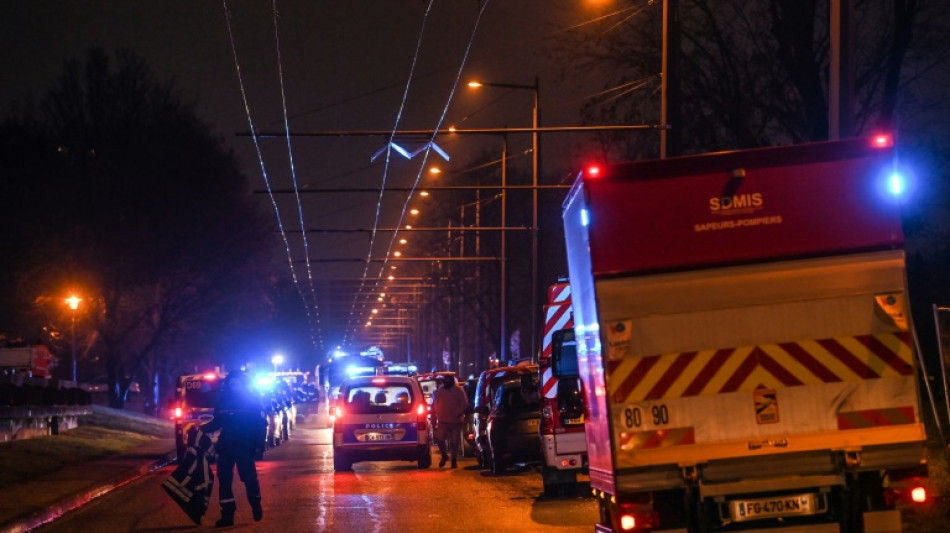 Dix morts, dont cinq enfants, dans un violent incendie à Vaulx-en-Velin