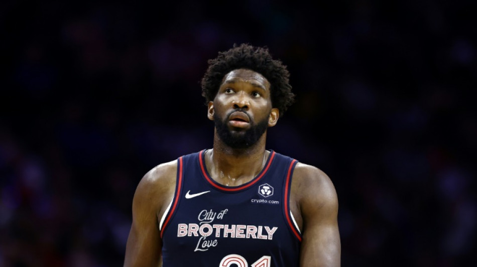 NBA: Frayeur pour Embiid, deux records pour Wembanyama