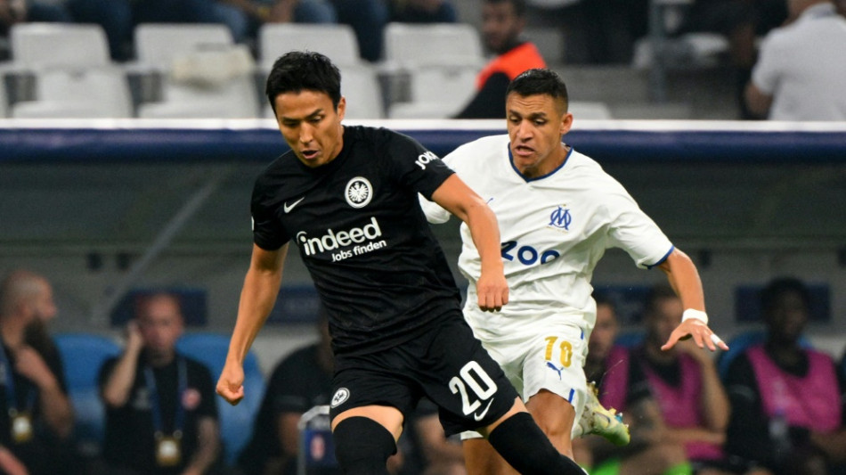 Eintracht Frankfurt: Hasebe setzt Karriere fort