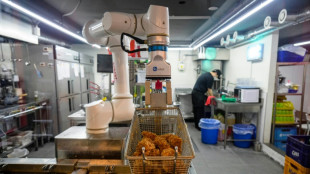 Robot fried chicken: entrepreneur seeks to improve S. Korea's favourite food