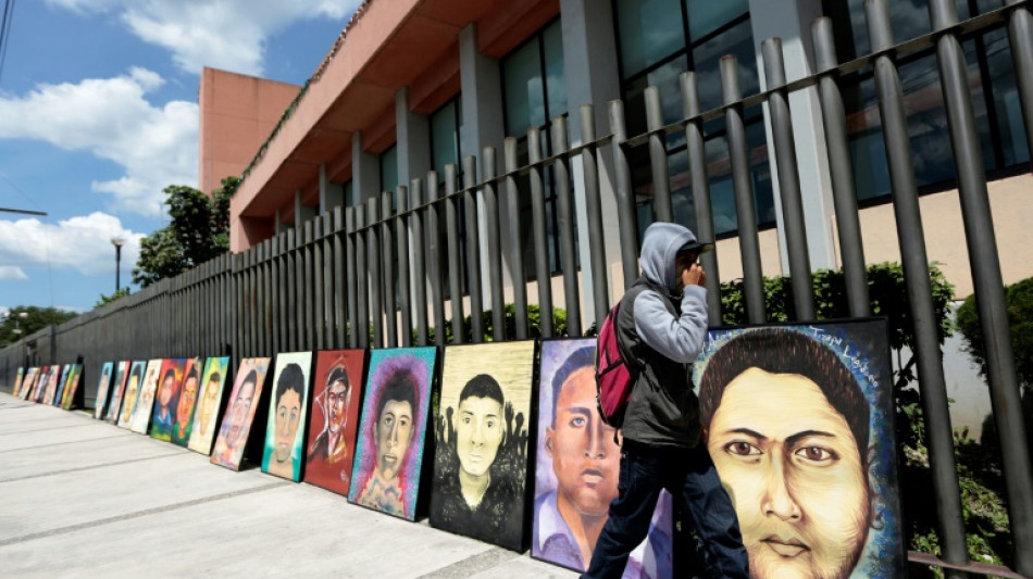 Mexico arrests ex-top prosecutor over disappearance of 43 students