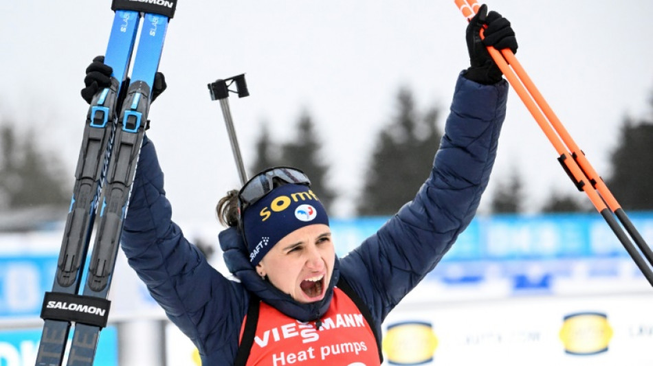 Biathlon: la Française Julia Simon remporte la poursuite d'Oberhof devant Justine Braisaz-Bouchet