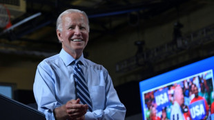 En campagne, un Biden requinqué dénonce le "semi fascisme" dans le camp républicain