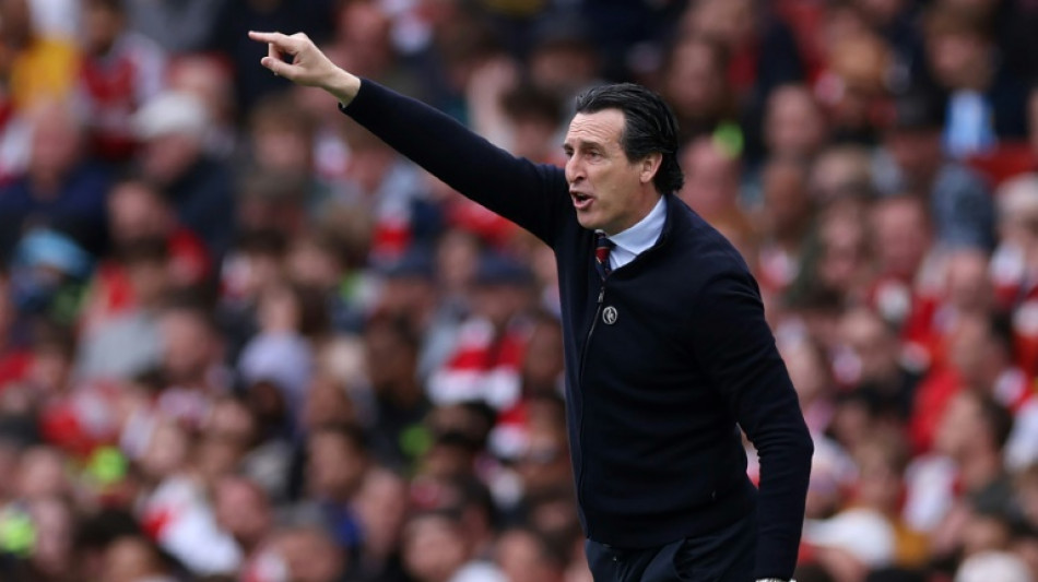 Técnico Unai Emery renova com Aston Villa até 2027