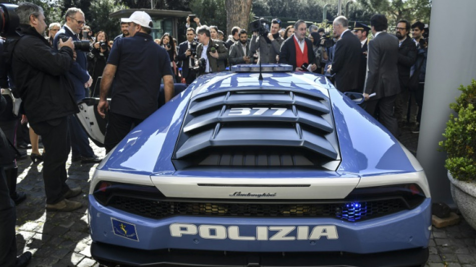 La policía italiana atraviesa el país en Lamborghini para entregar dos riñones