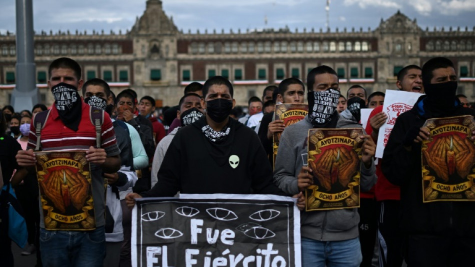 "L'armée le sait": au Mexique, les manifestants demandent justice pour les "43" d'Ayotzinapa