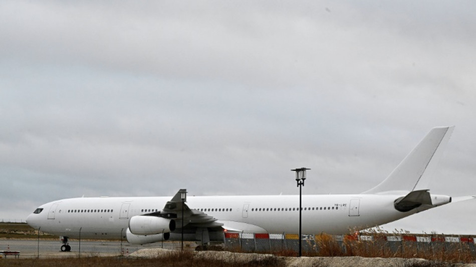 Justiça anula liberação de 25 indianos de avião com destino à Nicarágua retido na França