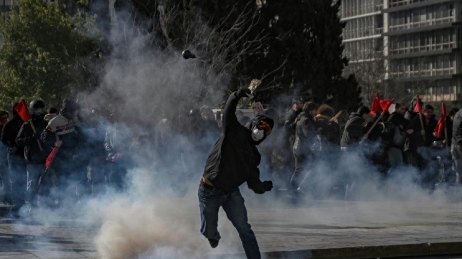 Tear gas battle as Greek students protest university reform