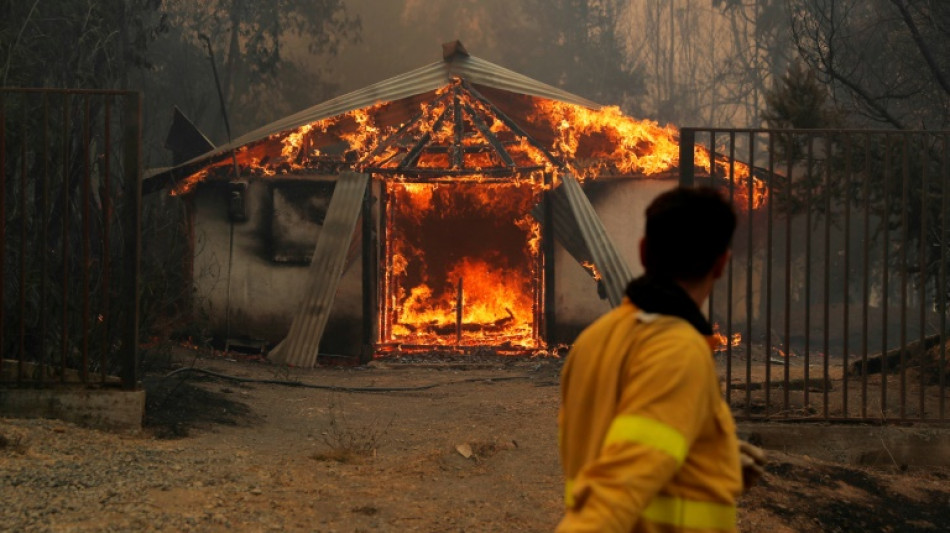 Chili: au moins 13 morts dans plus de 200 incendies de forêt 