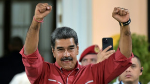 Venezuela opposition, US heap pressure on Maduro