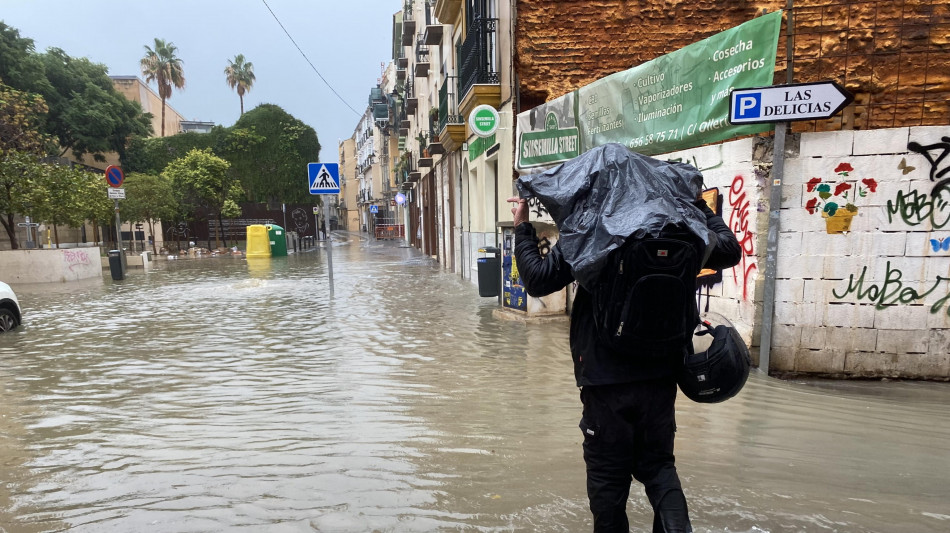 Maltempo a Malaga, inondato ospedale e nuove evacuazioni