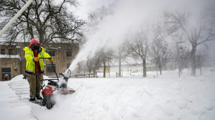 Severe weather freezes Iowa caucus campaigning