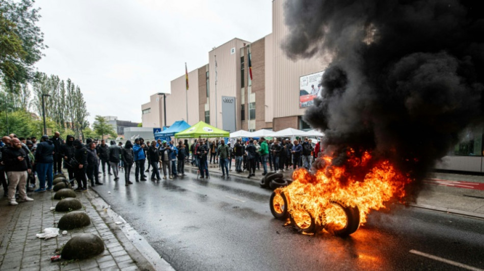 Les salariés de l'automobile se mobilisent à Bruxelles contre les fermetures d'usines