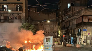 'Guerriglia urbana' a Napoli per il cippo di Sant'Antonio