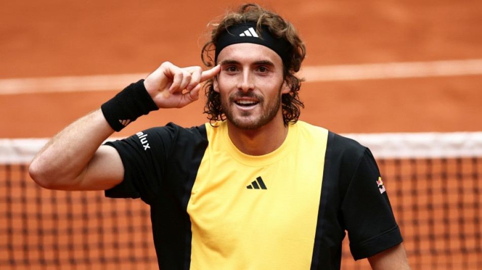 Tsitsipas vence Arnaldi e avança às quartas de final de Roland Garros