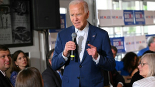 "Je vais bien", insiste Biden de retour en campagne