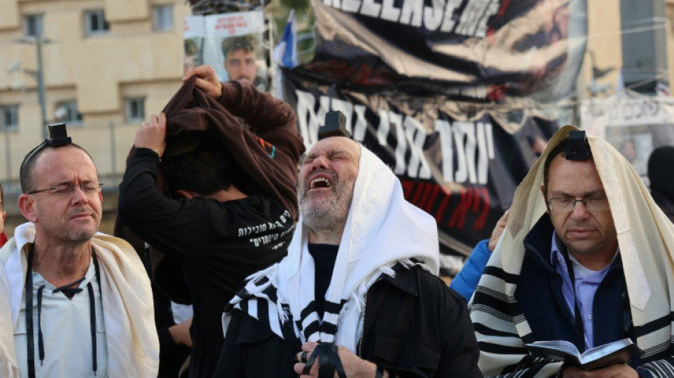 Israelis dance, sing, pray for Gaza hostages on 100th day of war