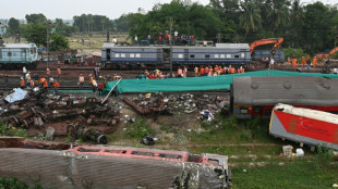 Serviço ferroviário é retomado na Índia após tragédia que deixou 275 mortos