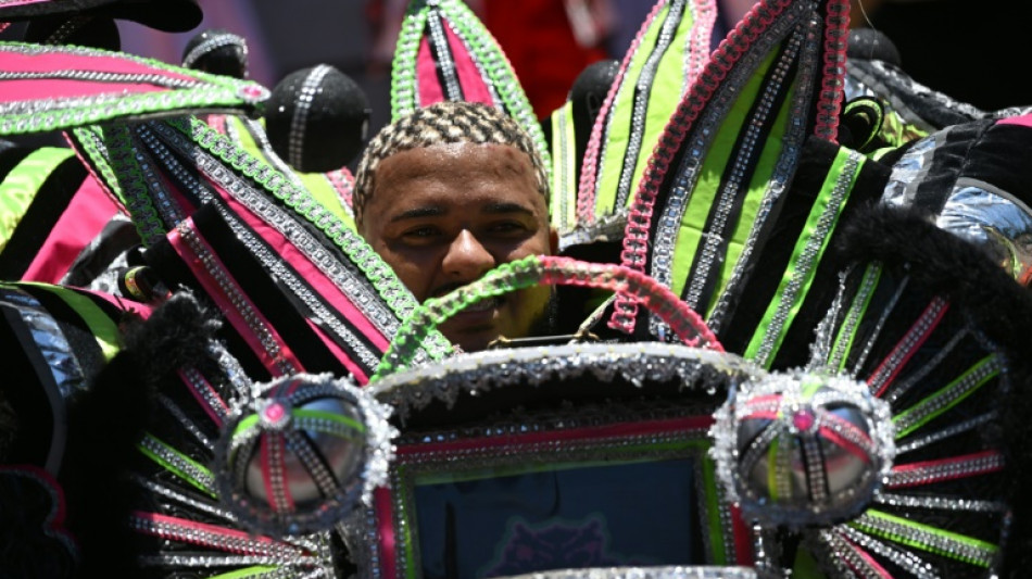 Rio carnival opens, with glitter and politics