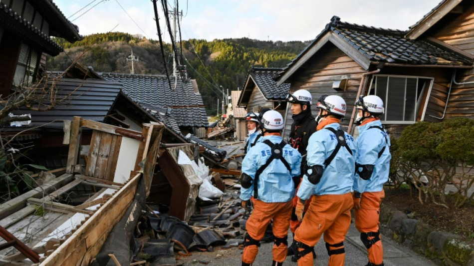 Japan quake toll rises to 73 as weather hampers rescuers